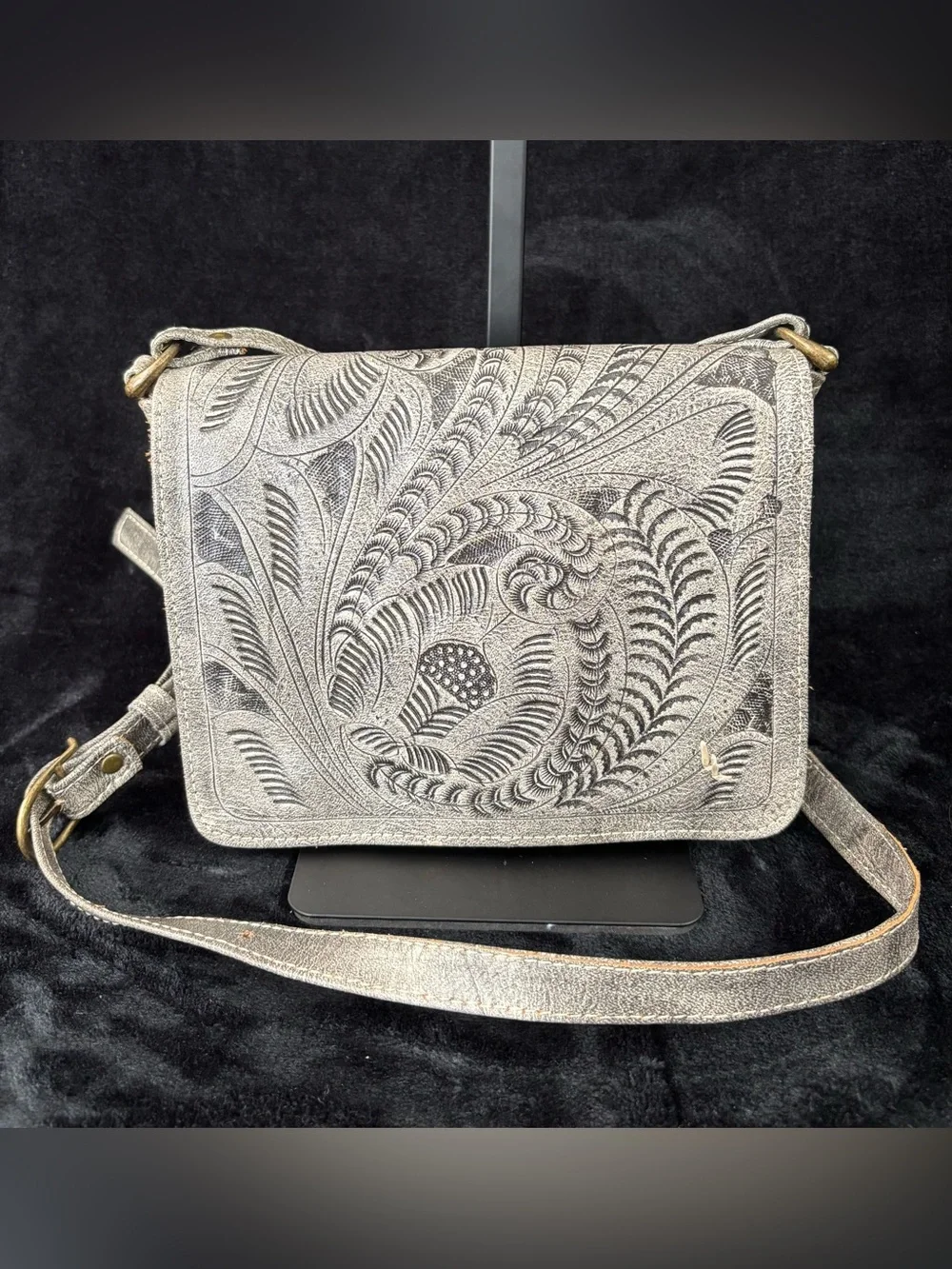 Leaders In Leather Gray Tooled Leather Crossbody Bag